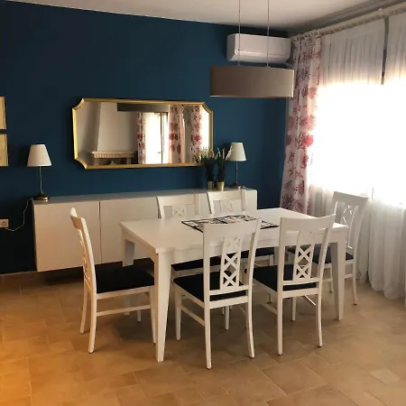 شقة Navy Blue نيا سكيوني