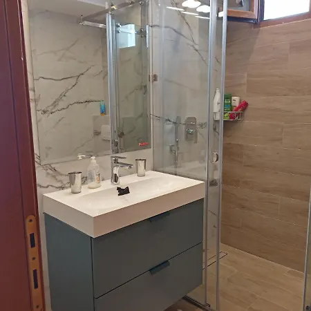 Navy Blue نيا سكيوني